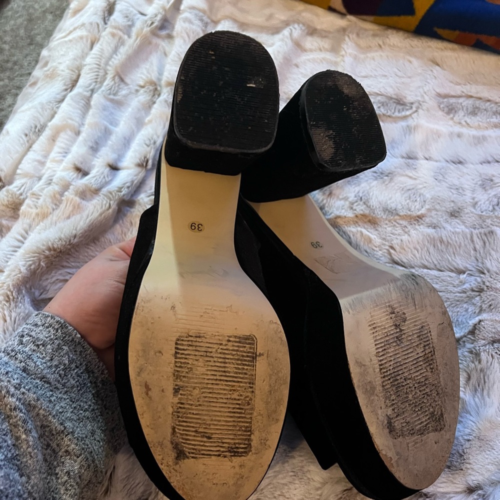 Shelly’s London Mules - Picture 3 of 4